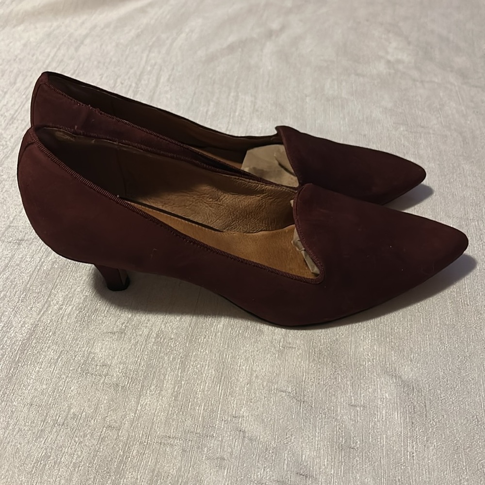 Clarks Burgundy Women's Flats - Picture 7 of 10